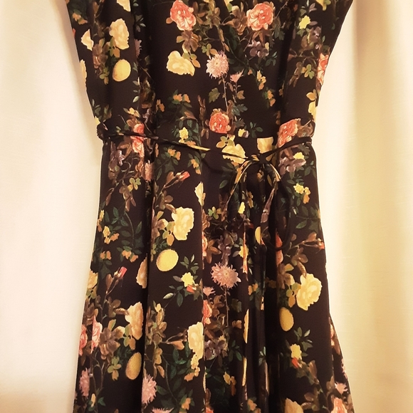 Banana Republic Floral Wrap Dress - Picture 3 of 6